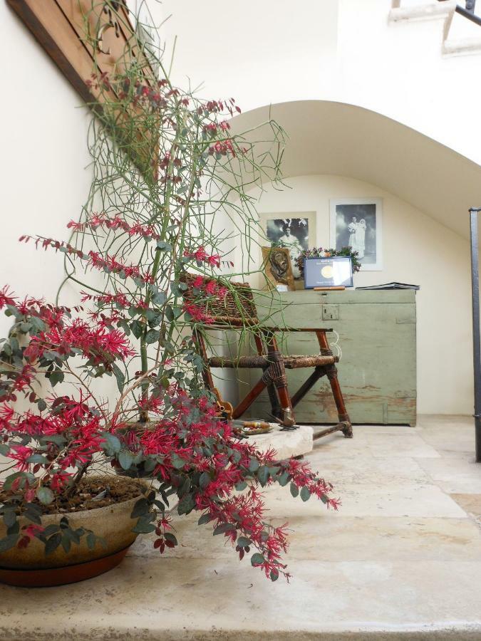 Palazzo Antica Via Appia Bed & Breakfast Bitonto Exterior photo
